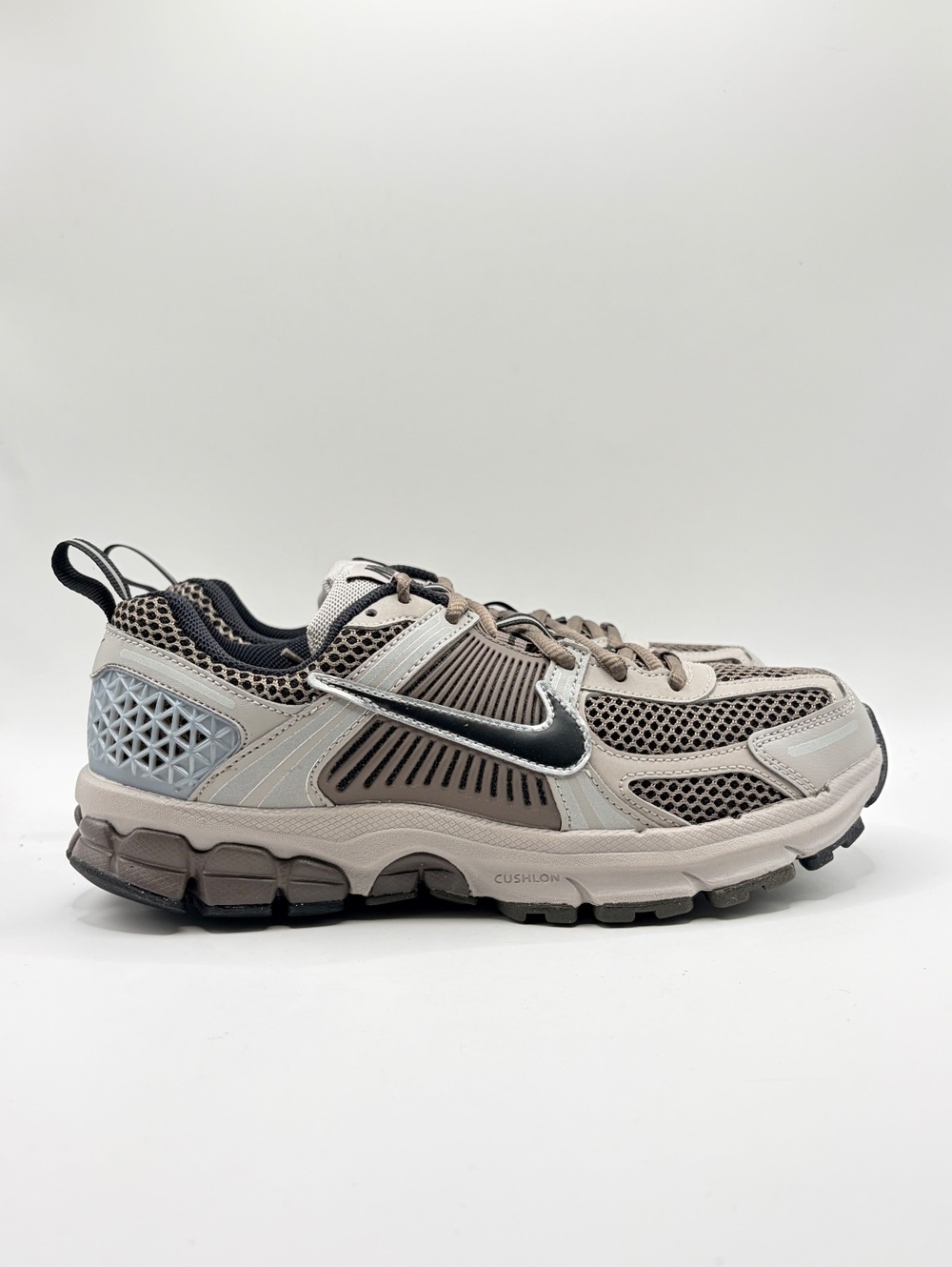 Nike Vomero 5 (GS) Running Shoes Size 5.5Y/7 Women’s College Grey/Black/Cave Sto